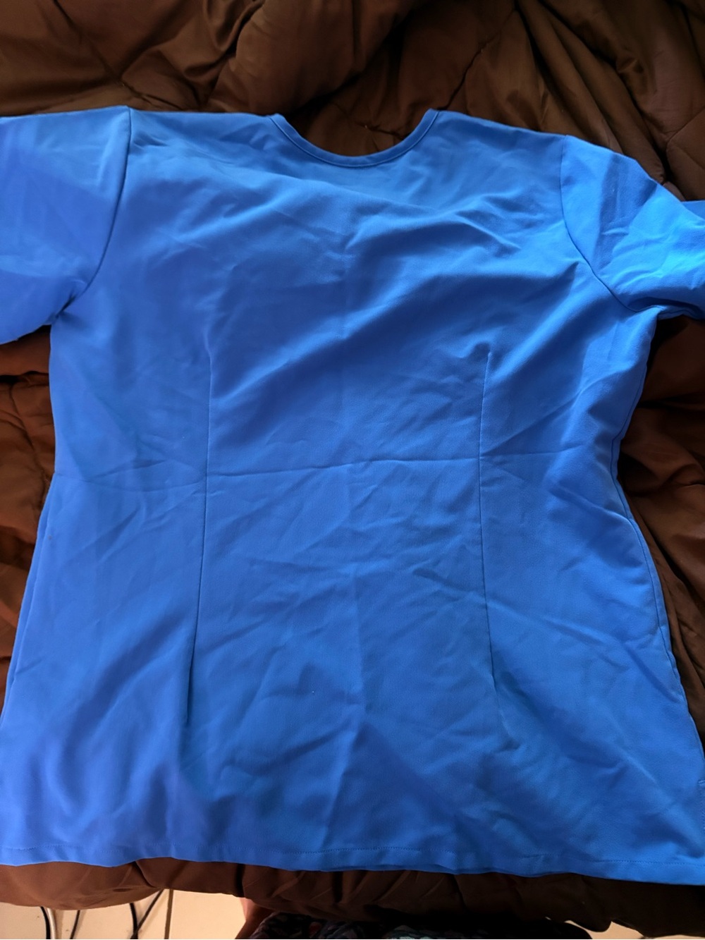 Figs Men’s V-Neck Scrub Top. Size Medium.
